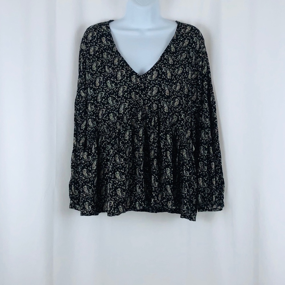 Lucky Brand V-neck ruffle hem floral top L